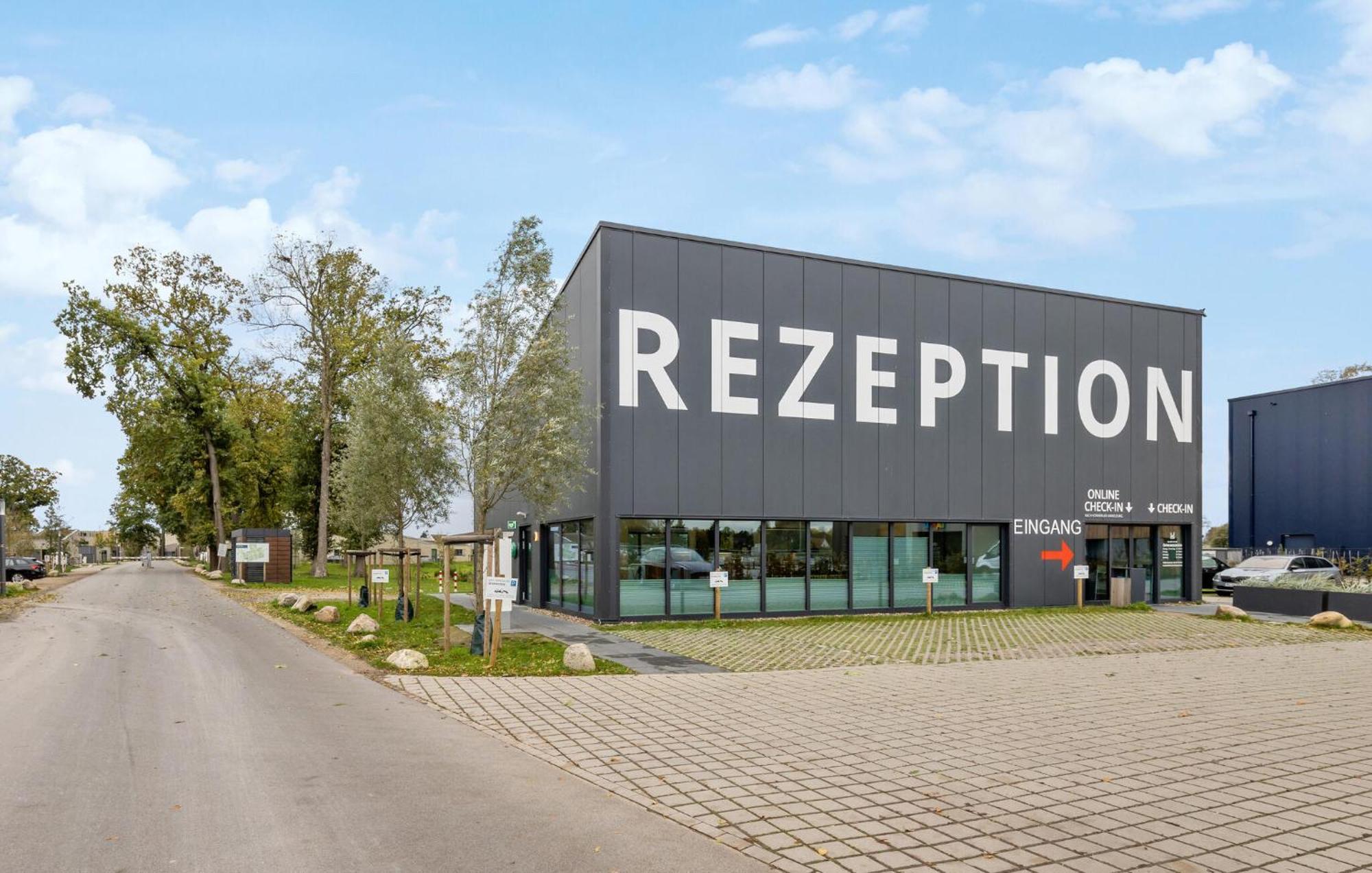 Gorgeous Home In Lembruch-Duemmer See With Kitchen Exterior foto